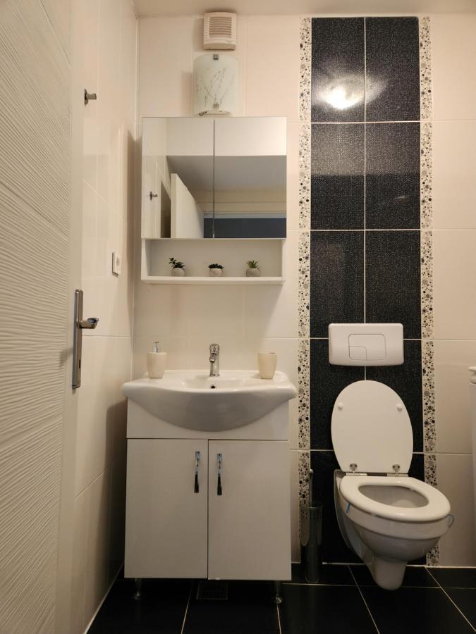 Airport Apartment Otopeni Exterior foto